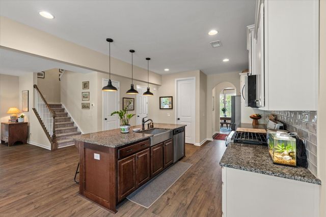 1100 Magnolia Warbler Way, Ravenel, SC 29470