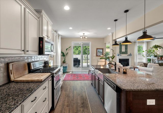 1100 Magnolia Warbler Way, Ravenel, SC 29470