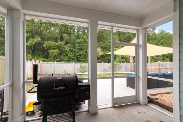 1100 Magnolia Warbler Way, Ravenel, SC 29470
