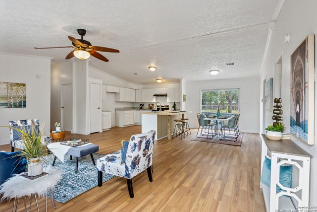 415 County Road 3822, San Antonio, TX 78253