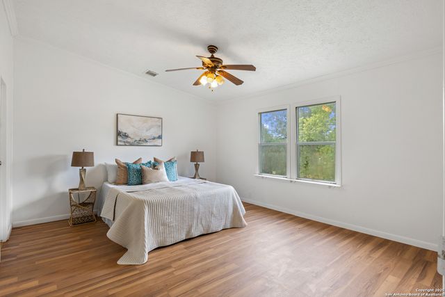 415 County Road 3822, San Antonio, TX 78253