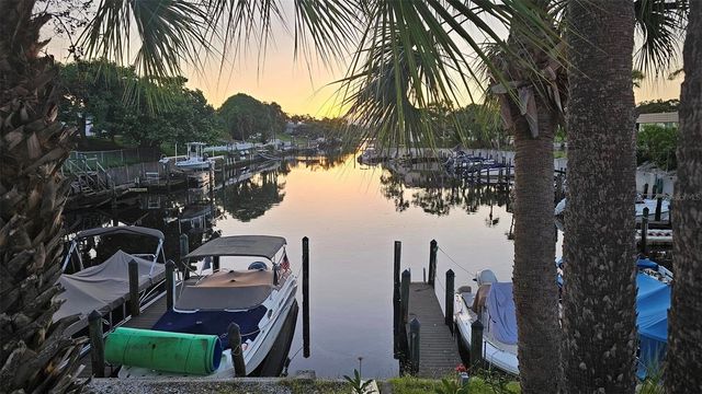 2321 CANALBLUFF PLACE V296, Sarasota, FL 34231