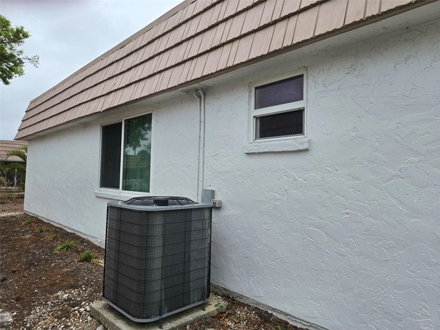 2321 CANALBLUFF PLACE V296, Sarasota, FL 34231