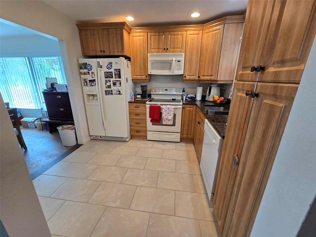 2321 CANALBLUFF PLACE V296, Sarasota, FL 34231