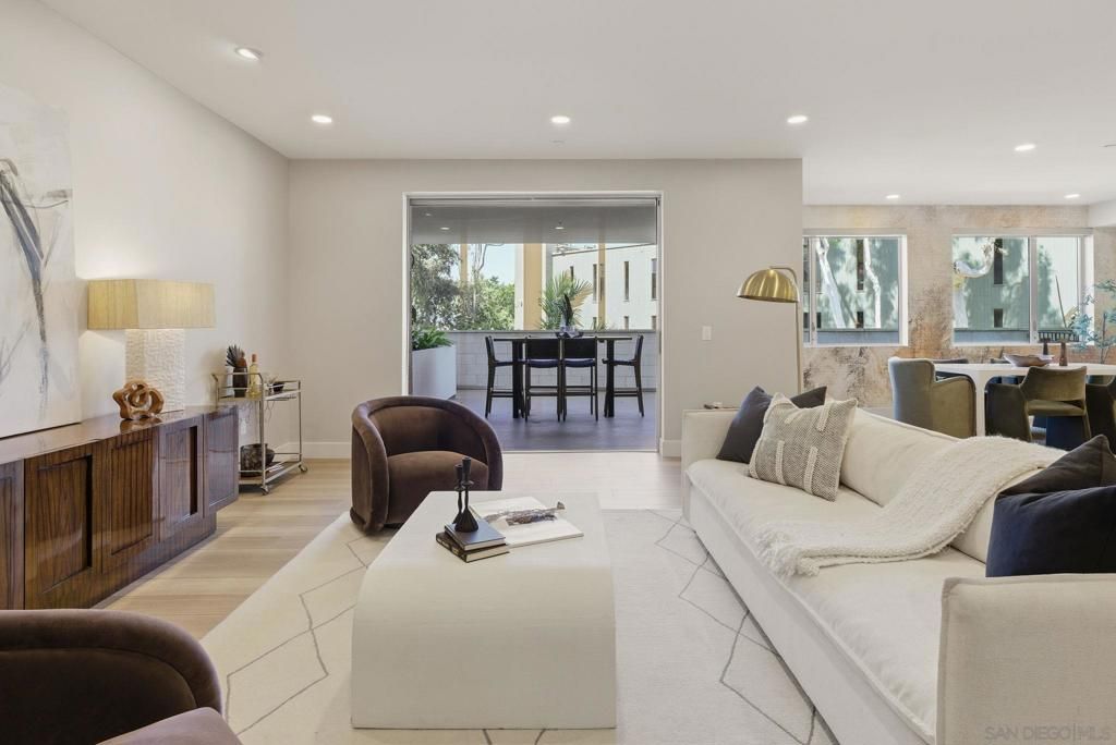 Image 13 of property listing at 2501 State Street 205, Carlsbad, CA 92008