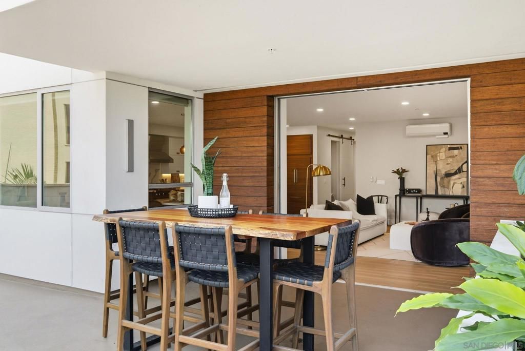 Image 18 of property listing at 2501 State Street 205, Carlsbad, CA 92008