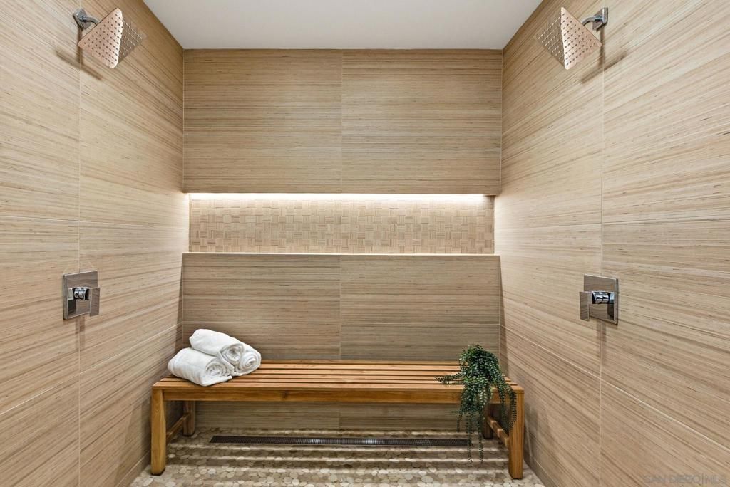 Image 24 of property listing at 2501 State Street 205, Carlsbad, CA 92008