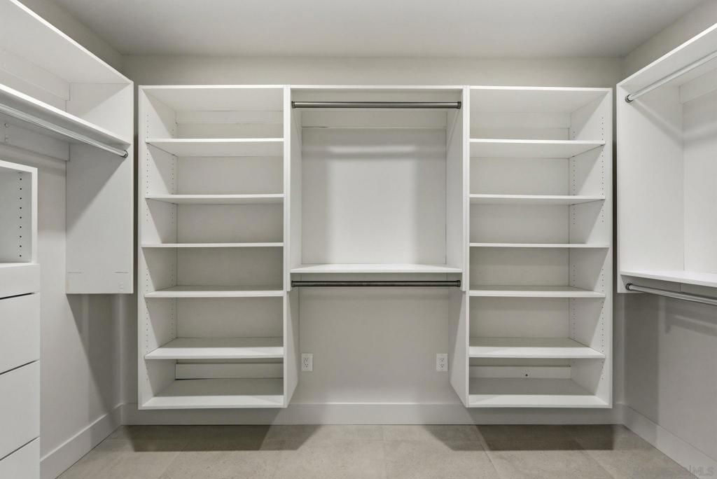 Image 25 of property listing at 2501 State Street 205, Carlsbad, CA 92008