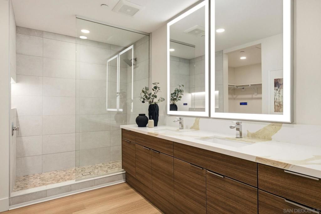 Image 28 of property listing at 2501 State Street 205, Carlsbad, CA 92008