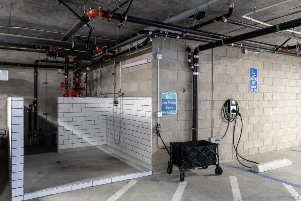 Image 39 of property listing at 2501 State Street 205, Carlsbad, CA 92008