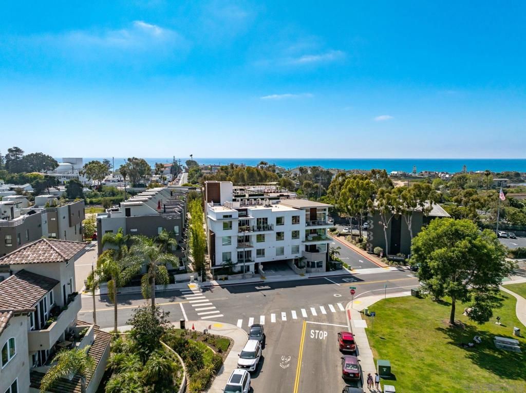 Image 42 of property listing at 2501 State Street 205, Carlsbad, CA 92008