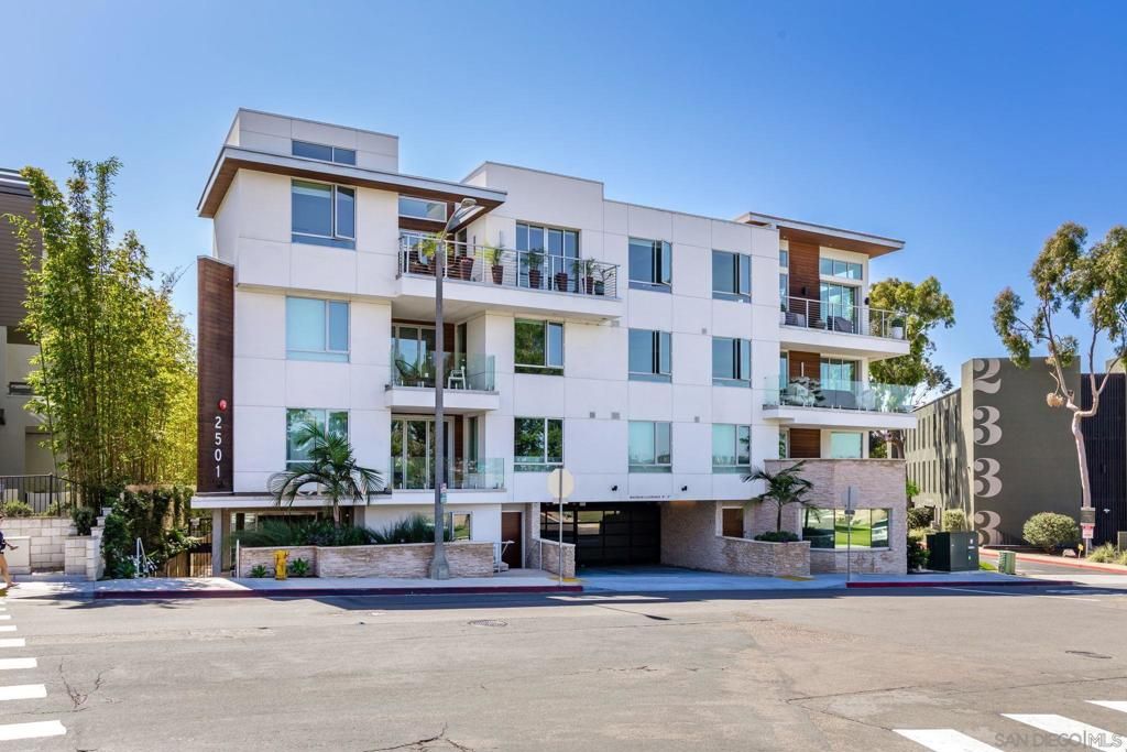 Image 44 of property listing at 2501 State Street 205, Carlsbad, CA 92008