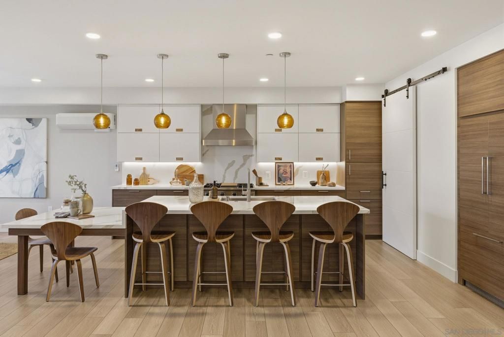 Image 7 of property listing at 2501 State Street 205, Carlsbad, CA 92008