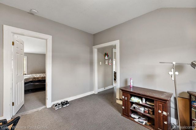 31 W BARRETT Avenue, Madison Heights, MI 48071