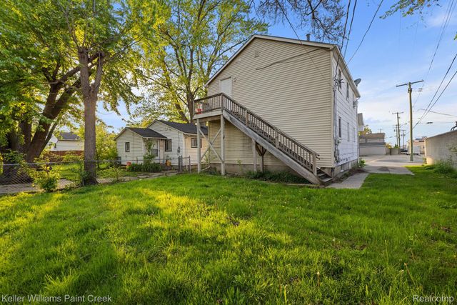31 W BARRETT Avenue, Madison Heights, MI 48071