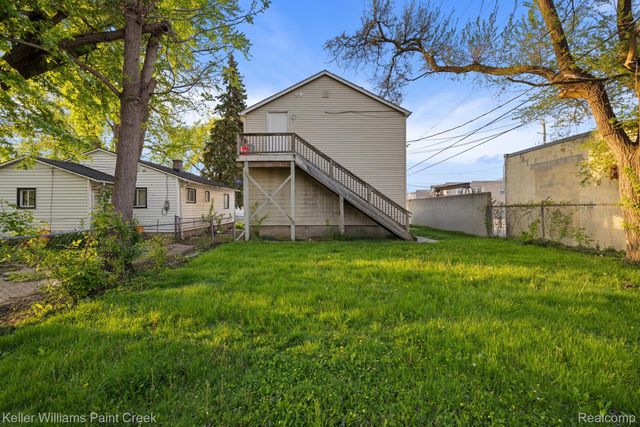 31 W BARRETT Avenue, Madison Heights, MI 48071