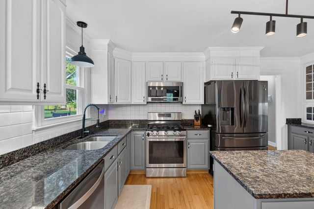 407 Huntington Road, Summerville, SC 29483