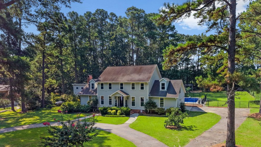 407 Huntington Road, Summerville, SC 29483
