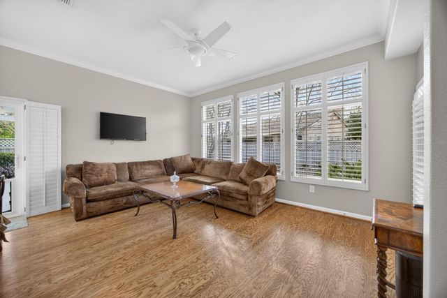 308 Comstock Ct, Roseville, CA 95747