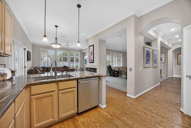 308 Comstock Ct, Roseville, CA 95747