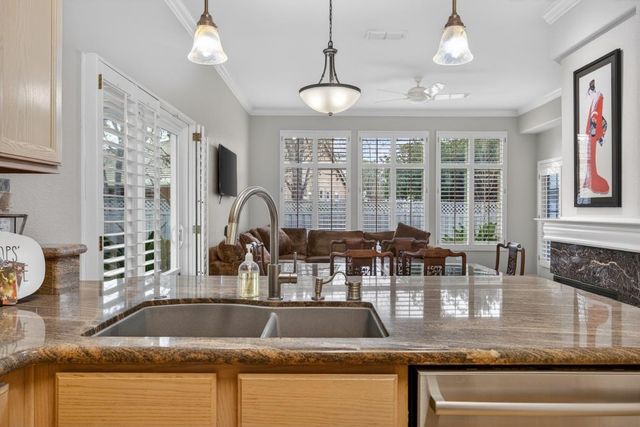 308 Comstock Ct, Roseville, CA 95747