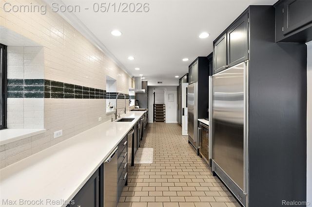 1583 Clarendon Road, Bloomfield Hills, MI 48302