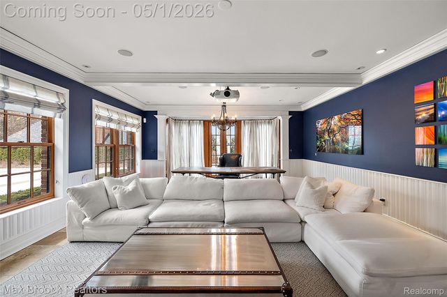 1583 Clarendon Road, Bloomfield Hills, MI 48302
