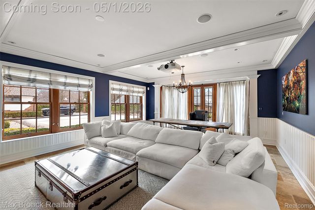 1583 Clarendon Road, Bloomfield Hills, MI 48302