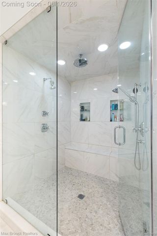 1583 Clarendon Road, Bloomfield Hills, MI 48302