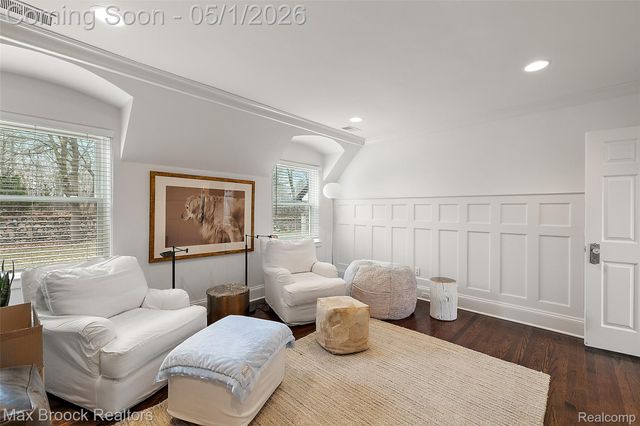 1583 Clarendon Road, Bloomfield Hills, MI 48302