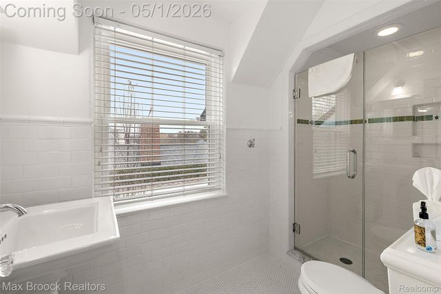 1583 Clarendon Road, Bloomfield Hills, MI 48302