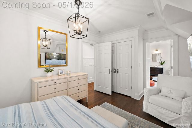 1583 Clarendon Road, Bloomfield Hills, MI 48302