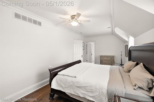 1583 Clarendon Road, Bloomfield Hills, MI 48302
