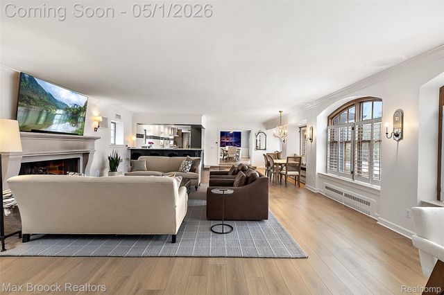 1583 Clarendon Road, Bloomfield Hills, MI 48302