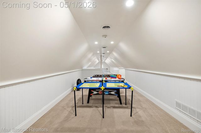 1583 Clarendon Road, Bloomfield Hills, MI 48302