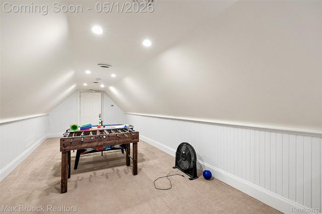 1583 Clarendon Road, Bloomfield Hills, MI 48302