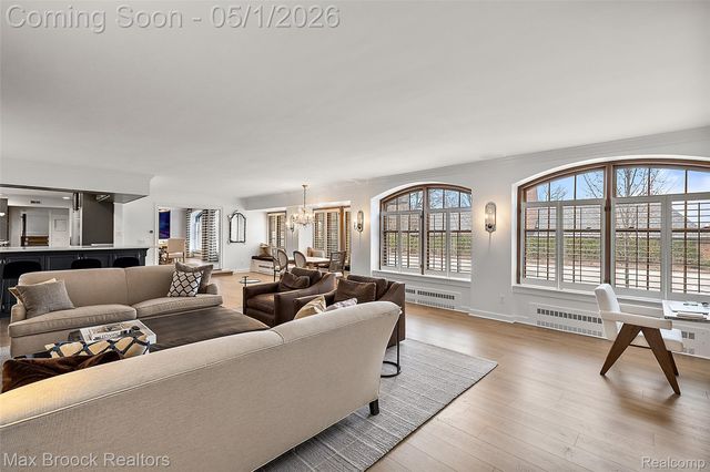 1583 Clarendon Road, Bloomfield Hills, MI 48302