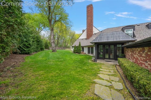 1583 Clarendon Road, Bloomfield Hills, MI 48302