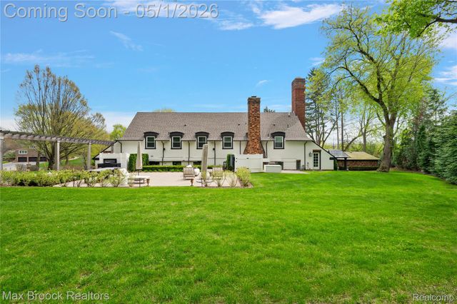 1583 Clarendon Road, Bloomfield Hills, MI 48302
