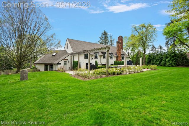 1583 Clarendon Road, Bloomfield Hills, MI 48302