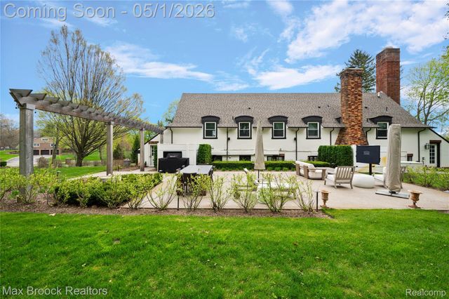 1583 Clarendon Road, Bloomfield Hills, MI 48302