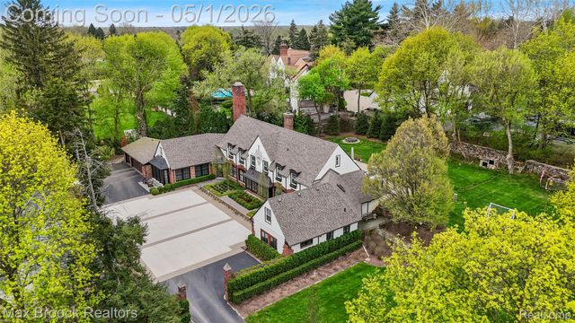 1583 Clarendon Road, Bloomfield Hills, MI 48302