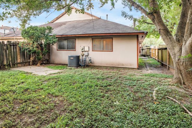 10025 Rosbrook Drive, Houston, TX 77038