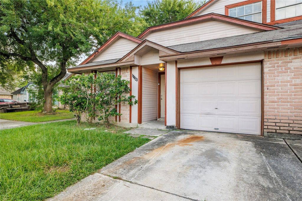 10025 Rosbrook Drive, Houston, TX 77038