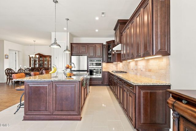 2534 Cedar Hedge Court, Apex, NC 27523