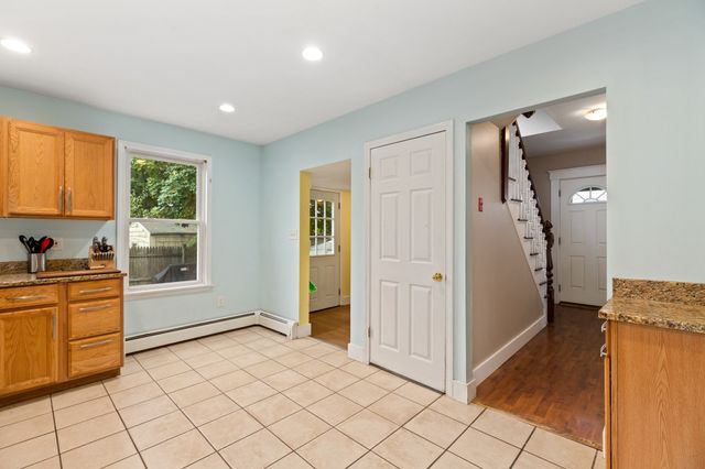 26 Archer St, Lynn, MA 01902