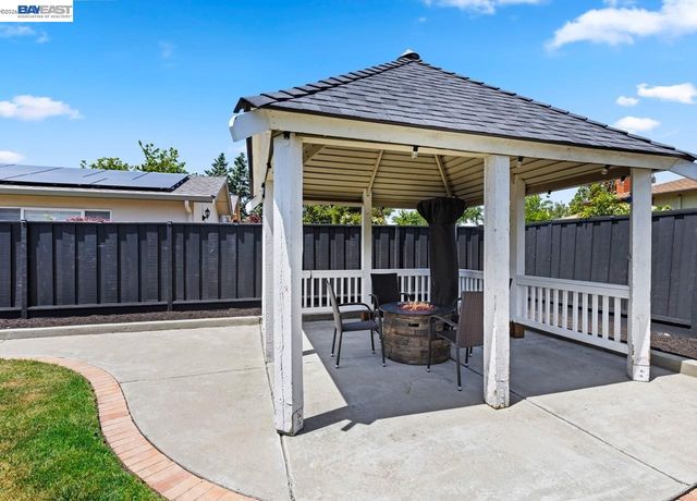 7515 San Sabana Rd, Dublin, CA 94568