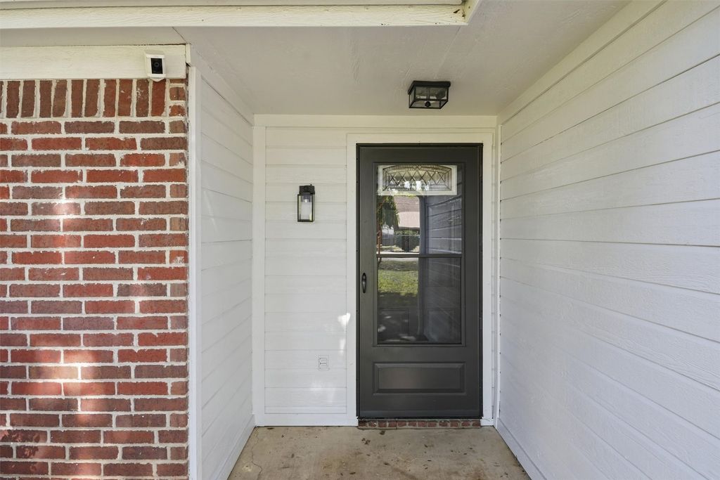 706 Shady Grove Drive, Granbury, TX 76049 — photo 3