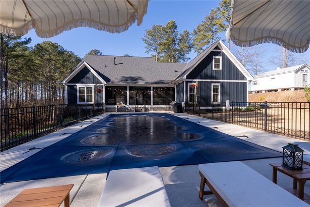 613 Aqua View Drive, Seneca, SC 29672