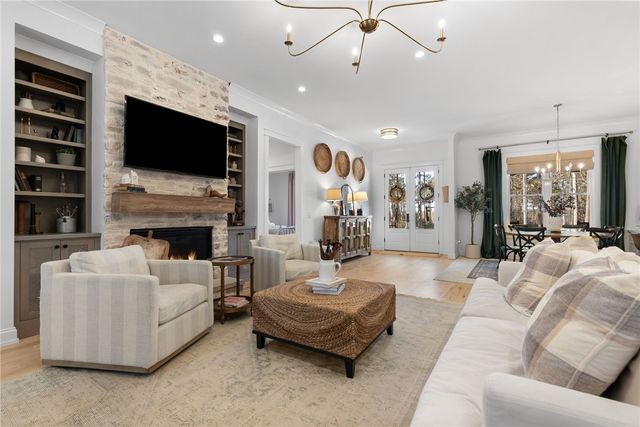 613 Aqua View Drive, Seneca, SC 29672